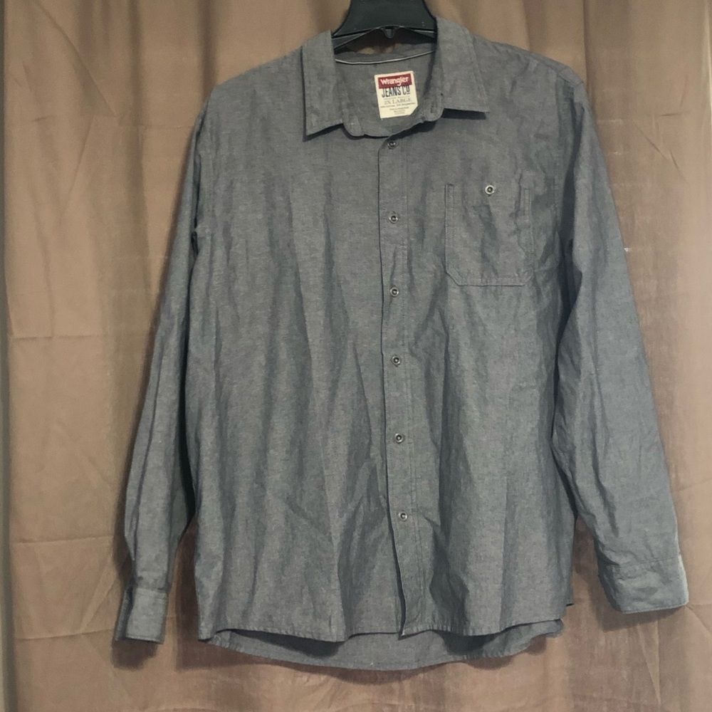 Men’s Button up.